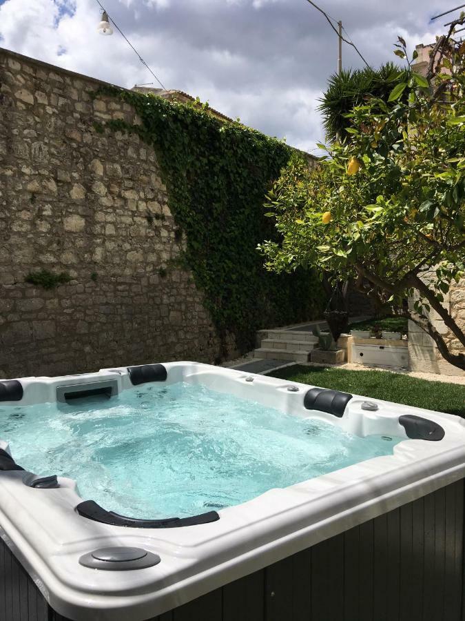 Le Fioriere Affittacamere E Casa Vacanze รากูซา ภายนอก รูปภาพ